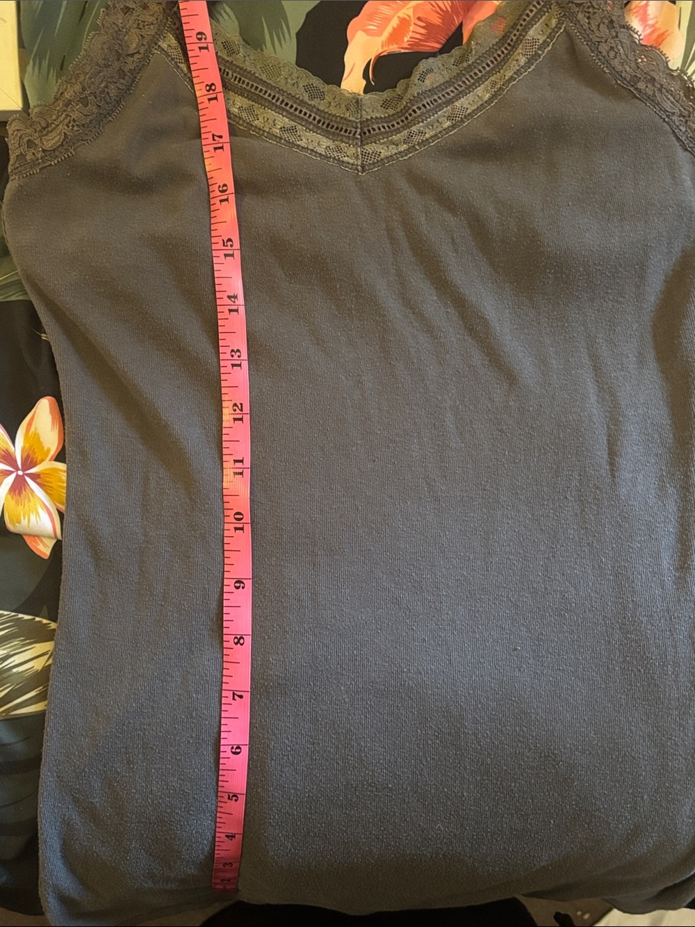 Abercrombie & Fitch Lace-Trim Camisole in Dark Gray, Size M - Picture 8 of 9